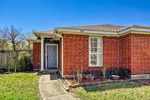 902 Teakwood Ln, Desoto, TX 75115