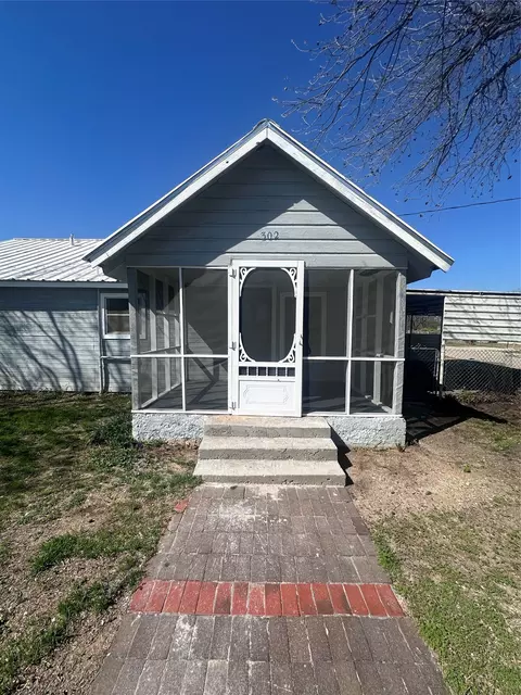 302 W Ripley St, Coleman, TX 76834