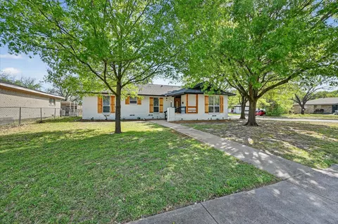 9510 Crestshire Dr, Dallas, TX 75227