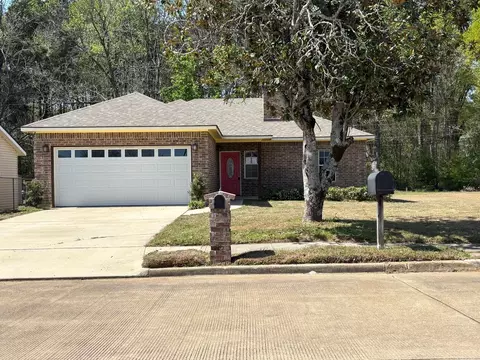 6848 Rockwell Pl, Shreveport, LA 71119