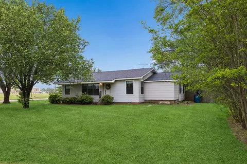 597 E Main St, Van, TX 75790