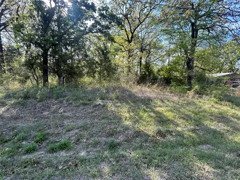 150 Running Deer Rd, Mabank, TX 75156