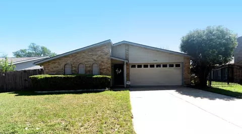 1605 Whittenburg Dr, Fort Worth, TX 76134