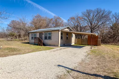 101 Spring Valley Cir, Azle, TX 76020