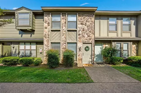 1371 S 11th St, Waco, TX 76706