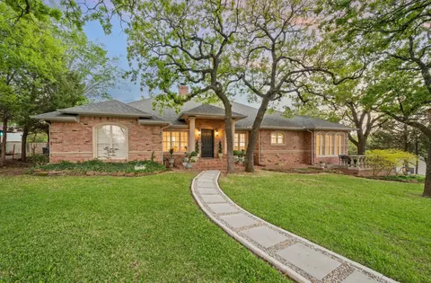 2523 Anglers Dr, Grapevine, TX 76051