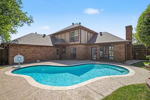 2428 Stonegate Dr N, Bedford, TX 76021