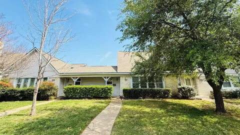 4812 Rollingwood Ct, Garland, TX 75043