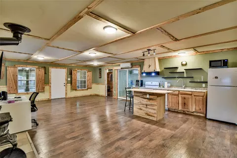 5711 Flint Dr, Granbury, TX 76048