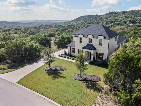 8732 Fullerton Dr, Cleburne, TX 76033
