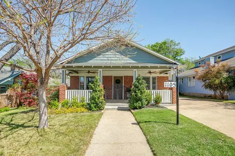 1105 Mistletoe Dr, Fort Worth, TX 76110