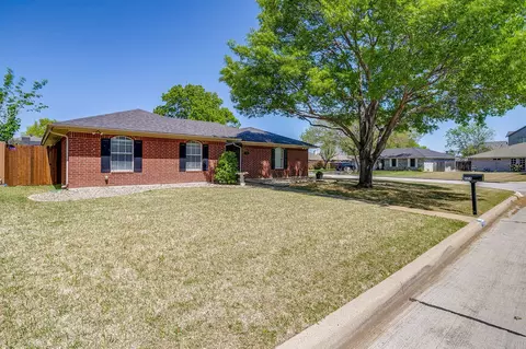 773 Windridge Ln, Burleson, TX 76028