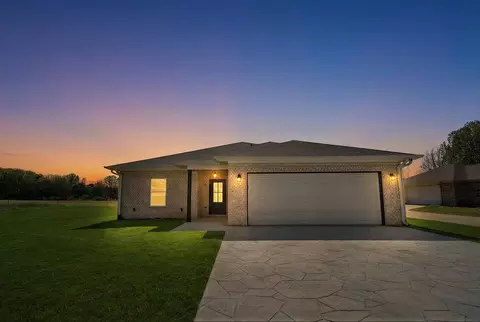 2408 Matthew Dr, Mount Pleasant, TX 75455