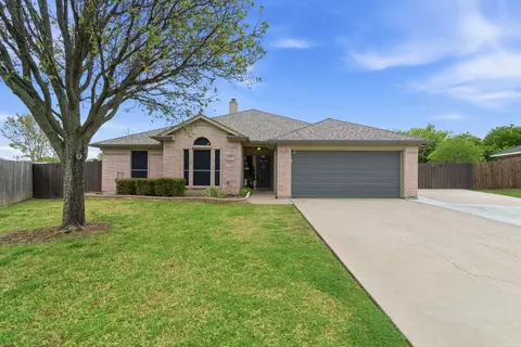 1051 Thistle Meade Cir, Burleson, TX 76028