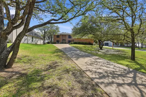 5107 Largo Dr, Granbury, TX 76049