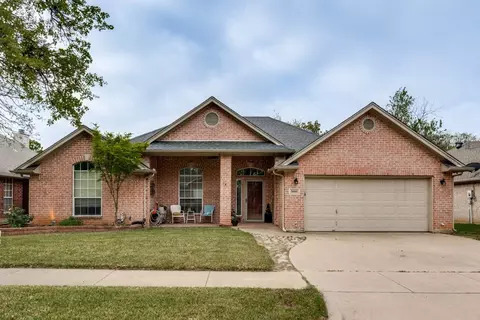 5009 Pointclear Ct, Arlington, TX 76017