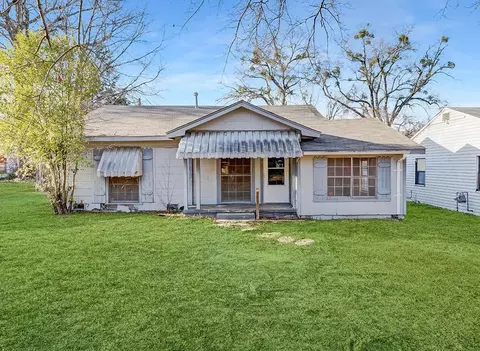 733 Arizona Ave, Wake Village, TX 75501