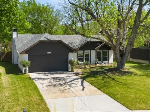 1713 Live Oak Dr, Lewisville, TX 75067