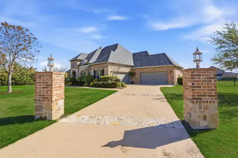 820 Maplewood Ln, Lucas, TX 75002