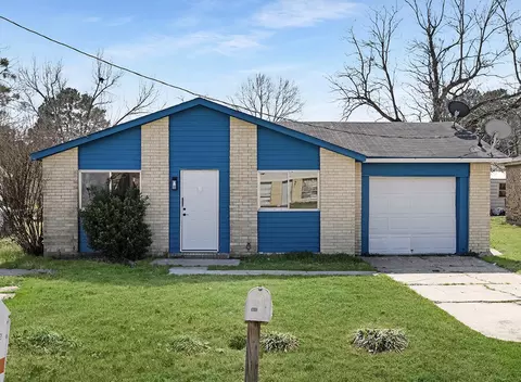 2405 Mamie Dr, Texarkana, TX 75501