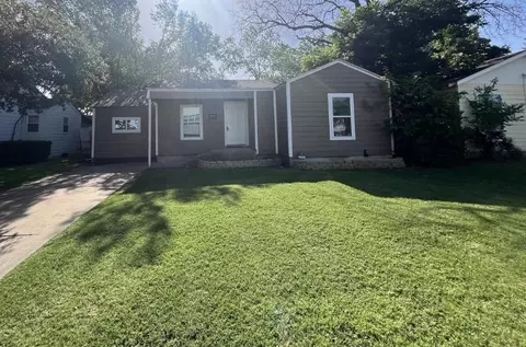 2733 Livingston Ave, Fort Worth, TX 76110