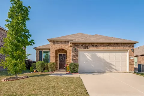 1333 Vernon Dr, Aubrey, TX 76227