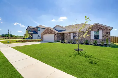 126 Cooper Dr, Cleburne, TX 76031