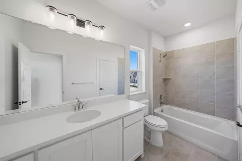 Bath - 961 Hackberry Dr, Prosper, TX 75009 photo 5 of 6