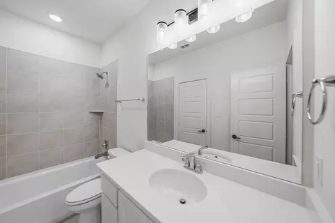 Bath - 961 Hackberry Dr, Prosper, TX 75009 photo 6 of 6