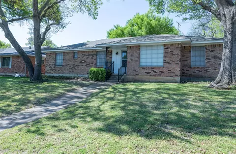 1860 Meadow Valley Ln, Dallas, TX 75232