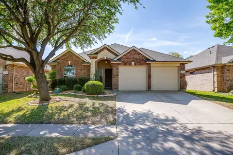 12144 Long Stone Dr, Burleson, TX 76028