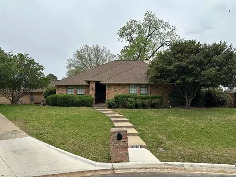 6501 Lake Side Cir, North Richland Hills, TX 76180