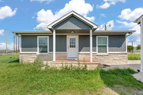 5808 Martin Creek Dr, Joshua, TX 76058