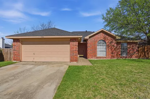 1026 Meadowbend Dr, Cedar Hill, TX 75104