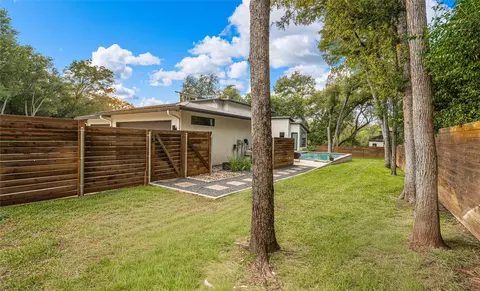 Exterior - 3317 Edward Dr, Waco, TX 76708 photo 6 of 10