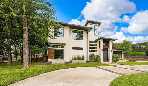 Exterior - 3317 Edward Dr, Waco, TX 76708 photo 2 of 10