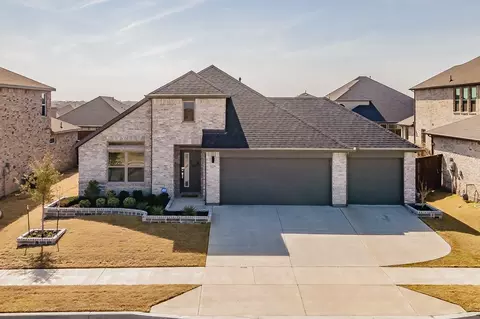 1229 Cinco Treaty Trl, Haslet, TX 76052
