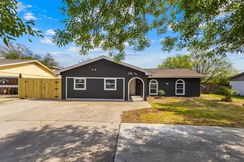 732 Windsor Dr, Everman, TX 76140