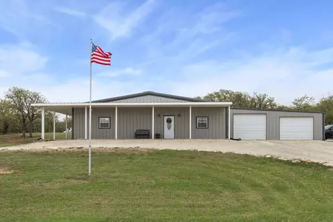 346 Nocona Dr, Nocona, TX 76255