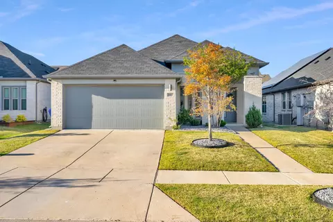2432 Rocky Mountain Dr, Royse City, TX 75189