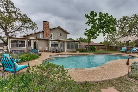 9714 Windsor Cir, Fort Worth, TX 76140