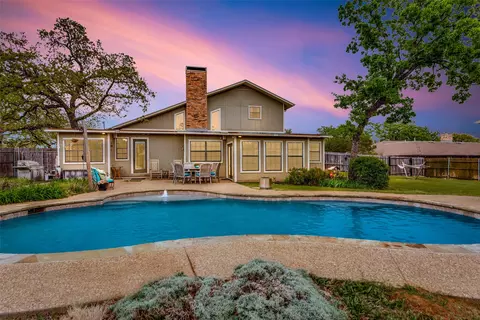 9714 Windsor Cir, Fort Worth, TX 76140