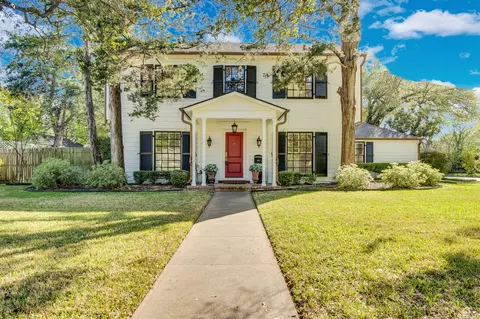 411 Sycamore St, Waxahachie, TX 75165