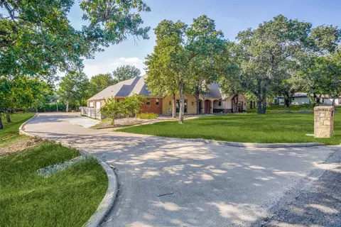 101 Oakwood Dr, Weatherford, TX 76086