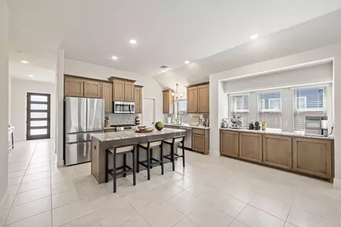 9105 Desert Flora Dr, Fort Worth, TX 76131