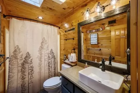Bath - 209 Pinyon, Broken Bow, OK 74728 photo 4 of 4