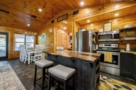 Kitchen - 209 Pinyon, Broken Bow, OK 74728 photo 6 of 6