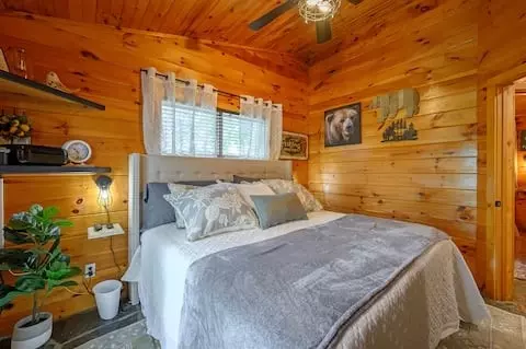 Bedroom - 209 Pinyon, Broken Bow, OK 74728 photo 1 of 5