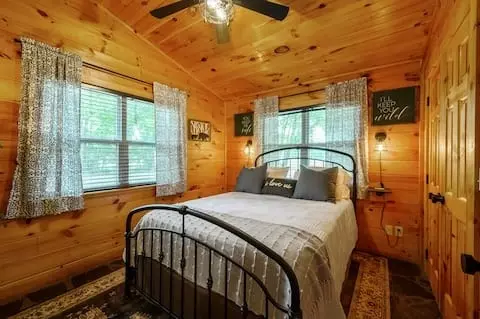 Bedroom - 209 Pinyon, Broken Bow, OK 74728 photo 4 of 5