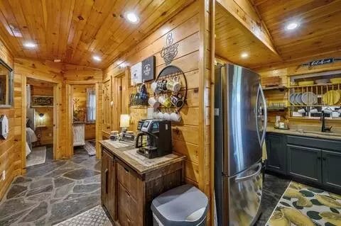 Entry Way - 209 Pinyon, Broken Bow, OK 74728 photo 1 of 1